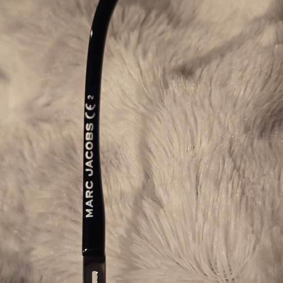 Marc Jacobs Black and Silver Sunglasses Brand New in Case - Picture 7 of 13